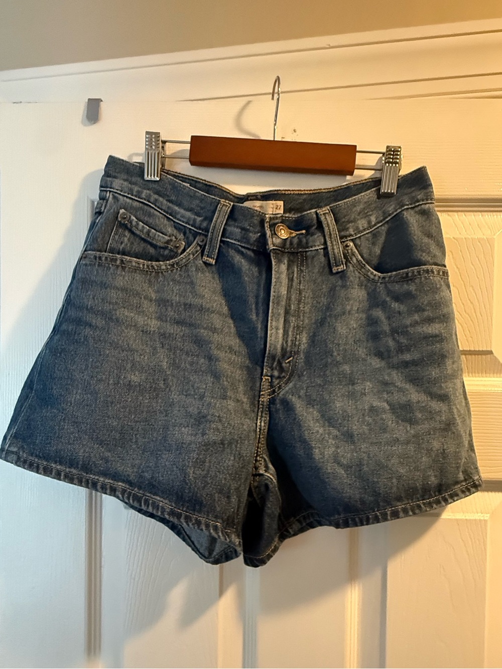 Levi’s 80s mom shorts